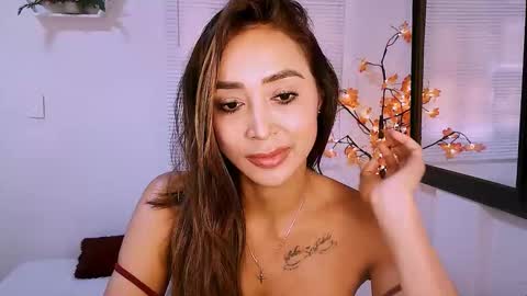 Snapshot of nycole_1988 chatting on 11-25-25, 07:36 Nycole online show from 11-25-25, 07:36