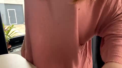 Snapshot of nyconik chatting on 12-12-24, 08:14 Nicol online show from 12-12-24, 08:14