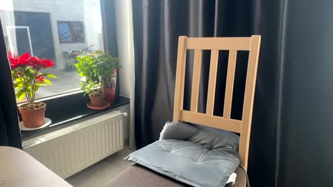 Snapshot of nyconik chatting on 03-05-25, 12:22 Nicol online show from 03-05-25, 12:22