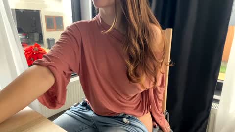 Snapshot of nyconik chatting on 10-09-25, 09:51 Nicol online show from 10-09-25, 09:51