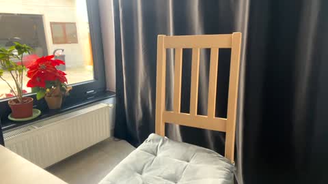 Snapshot of nyconik chatting on 10-21-25, 07:09 Nicol online show from 10-21-25, 07:09