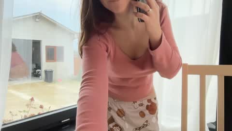 Snapshot of nyconik chatting on 12-05-25, 12:36 Nicol online show from 12-05-25, 12:36