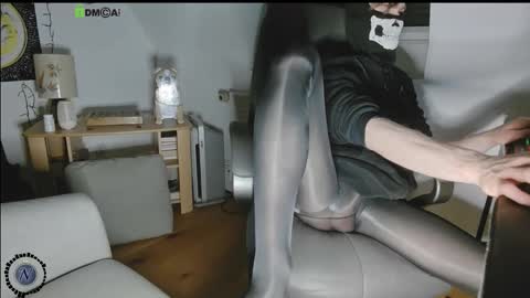 Snapshot of nyl0nnickb0y chatting on 11-11-25, 09:26 Nyl0nnickb0y online show from 11-11-25, 09:26