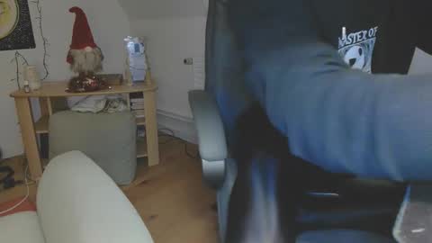 Snapshot of nyl0nnickb0y chatting on 01-11-26, 06:35 Nyl0nnickb0y online show from 01-11-26, 06:35