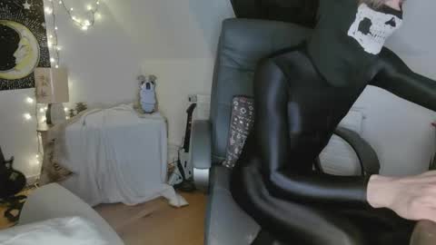Snapshot of nyl0nnickb0y chatting on 04-12-26, 07:19 Nyl0nnickb0y online show from 04-12-26, 07:19