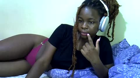 Snapshot of nyla_shal chatting on 06-18-26, 10:47 Shalvin online show from 06-18-26, 10:47