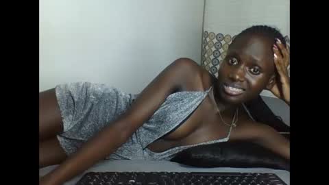 nylamoon1 online show from 05-19-26, 01:56
