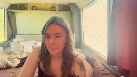 Creamy Grapefruit online show from 10-19-25, 11:05