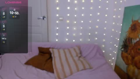 Snapshot of nymphobabee chatting on 12-08-24, 11:19 crystal 3 online show from 12-08-24, 11:19