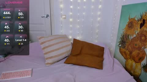 Snapshot of nymphobabee chatting on 01-09-25, 05:13 crystal 3 online show from 01-09-25, 05:13