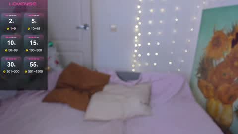 Snapshot of nymphobabee chatting on 01-17-25, 07:41 crystal 3 online show from 01-17-25, 07:41