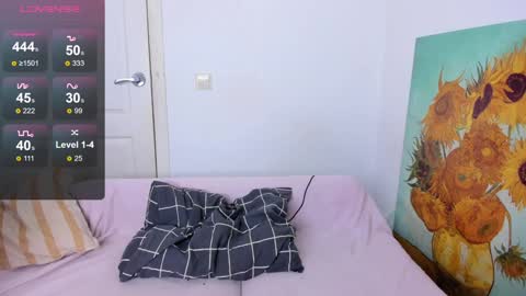 Snapshot of nymphobabee chatting on 02-07-25, 12:42 crystal 3 online show from 02-07-25, 12:42