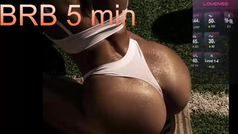 Snapshot of nymphobabee chatting on 10-19-25, 01:34 crystal 3 online show from 10-19-25, 01:34