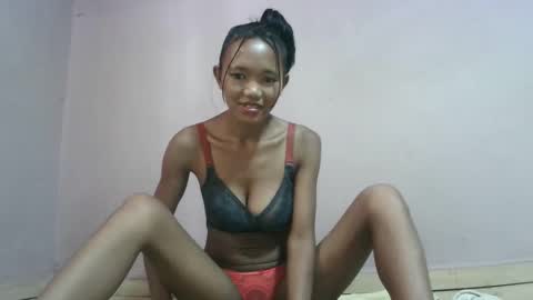 Snapshot of nympholinha chatting on 02-17-25, 10:18 nympholinha online show from 02-17-25, 10:18