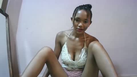 Snapshot of nympholinha chatting on 02-26-25, 11:52 nympholinha online show from 02-26-25, 11:52