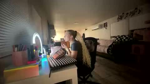 Snapshot of nymphomaticbaby chatting on 10-29-25, 04:48 nymphomaticbaby online show from 10-29-25, 04:48