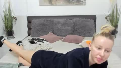 NyokoAnya online show from 10-27-25, 07:01