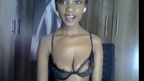 Snapshot of nyverra chatting on 07-12-26, 07:10 nyverra online show from 07-12-26, 07:10