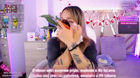 Alex   .    online show from 02-26-25, 08:33