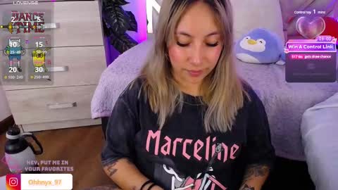 Alex   .    online show from 03-09-25, 01:56