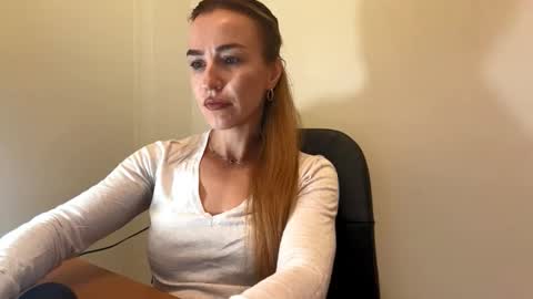 Snapshot of nyxelia_ chatting on 10-08-25, 07:28 Anastasia online show from 10-08-25, 07:28