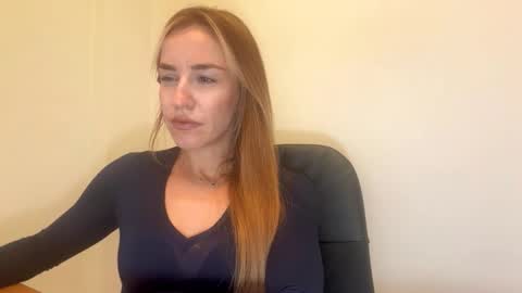 Snapshot of nyxelia_ chatting on 10-09-25, 07:17 Anastasia online show from 10-09-25, 07:17