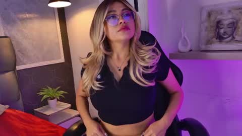 Snapshot of nyxjones chatting on 07-29-26, 02:04 Nyx online show from 07-29-26, 02:04