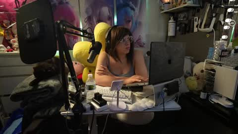 Snapshot of nyxraven chatting on 12-17-24, 10:22 NyxRaven online show from 12-17-24, 10:22