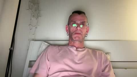 Snapshot of o_johnny_deep_o chatting on 06-07-26, 10:24 Jonathan Deep online show from 06-07-26, 10:24