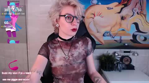 Snapshot of obedientt_ chatting on 02-19-25, 05:16 Moonlight online show from 02-19-25, 05:16