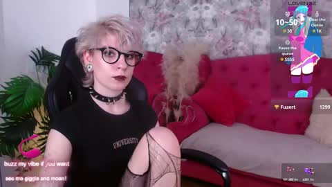 Snapshot of obedientt_ chatting on 02-27-25, 12:23 Moonlight online show from 02-27-25, 12:23