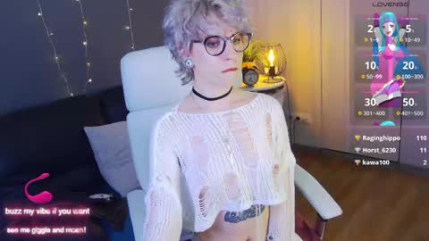 Snapshot of obedientt_ chatting on 03-04-25, 07:11 Moonlight online show from 03-04-25, 07:11