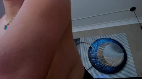 independent model online show from 01-18-25, 02:58