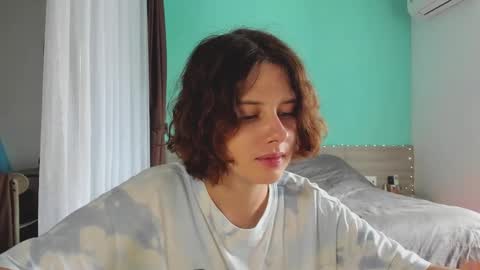 Evie online show from 01-04-25, 07:34