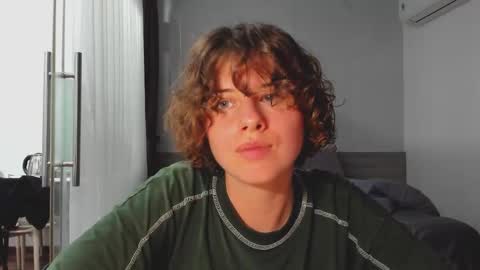 Evie online show from 03-01-25, 03:05