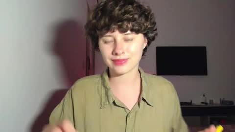 Evie online show from 02-25-26, 01:43