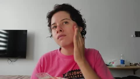 Evie online show from 04-20-26, 06:49