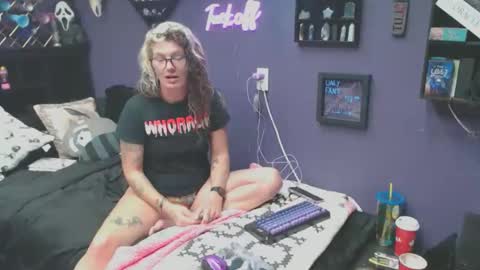 Oddy With A Body online show from 10-24-25, 05:37