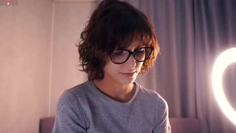 Thea online show from 12-15-25, 06:45