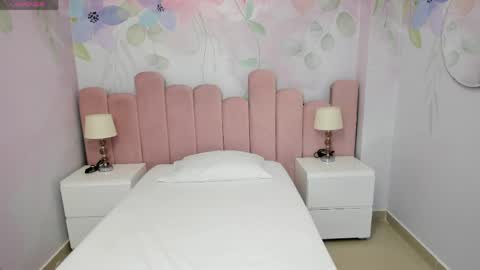 Snapshot of odtte_sweet chatting on 06-01-26, 12:07 Mia online show from 06-01-26, 12:07