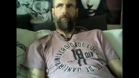 Snapshot of oedipe666 chatting on 05-11-26, 01:06 oedipe666cam online show from 05-11-26, 01:06