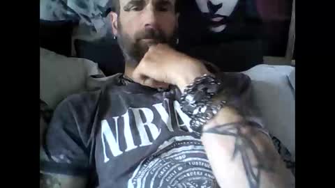 Snapshot of oedipe666 chatting on 05-27-26, 12:35 oedipe666cam online show from 05-27-26, 12:35