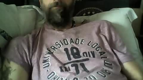 Snapshot of oedipe666 chatting on 06-12-26, 01:32 oedipe666cam online show from 06-12-26, 01:32