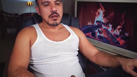 Snapshot of officeman7 chatting on 12-25-24, 08:17 officeman7 online show from 12-25-24, 08:17