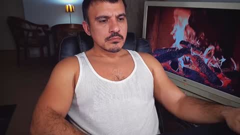 Snapshot of officeman7 chatting on 01-04-25, 08:27 officeman7 online show from 01-04-25, 08:27