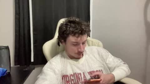 Snapshot of officialtommycash chatting on 01-08-26, 04:59 Tommy Cash online show from 01-08-26, 04:59