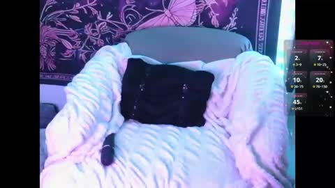 Snapshot of officialvenus chatting on 06-10-26, 07:57 Vee online show from 06-10-26, 07:57