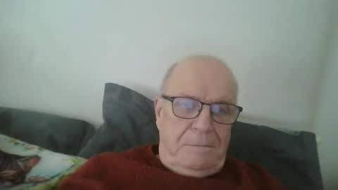 Snapshot of oggi95 chatting on 02-10-25, 11:36 oggi95 online show from 02-10-25, 11:36