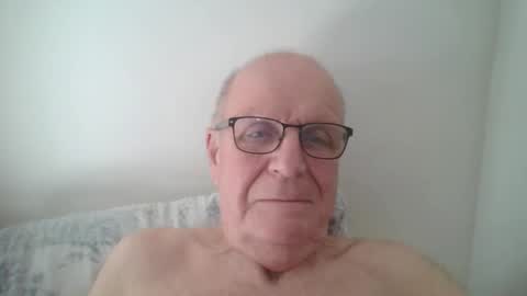 Snapshot of oggi95 chatting on 02-17-25, 09:56 oggi95 online show from 02-17-25, 09:56