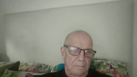 Snapshot of oggi95 chatting on 01-08-26, 02:30 oggi95 online show from 01-08-26, 02:30